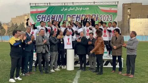 ستارگان شاهین دهداری قهرمان لیگ برتر بزرگسالان تهران ستارگان شاهین دهداری قهرمان لیگ برتر بزرگسالان تهران