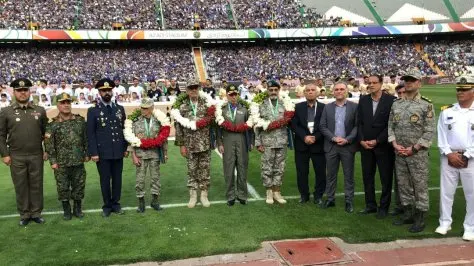 تجلیل از قهرمانان ارتش با حضور رئیس هیات فوتبال تجلیل از قهرمانان ارتش با حضور رئیس هیات فوتبال