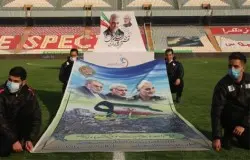 ادای احترام به سردار شهید قاسم سلیمانی در دیدار پرسپولیس - ذوب آهن
