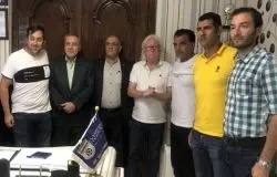 استقلالی ها قرارداد خود را در هیات فوتبال ثبت اولیه کردند